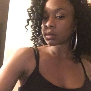 Meet your Posher, Courtney